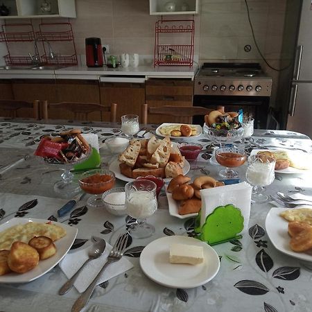 Meerim Guest House Bokonbayevo Екстер'єр фото